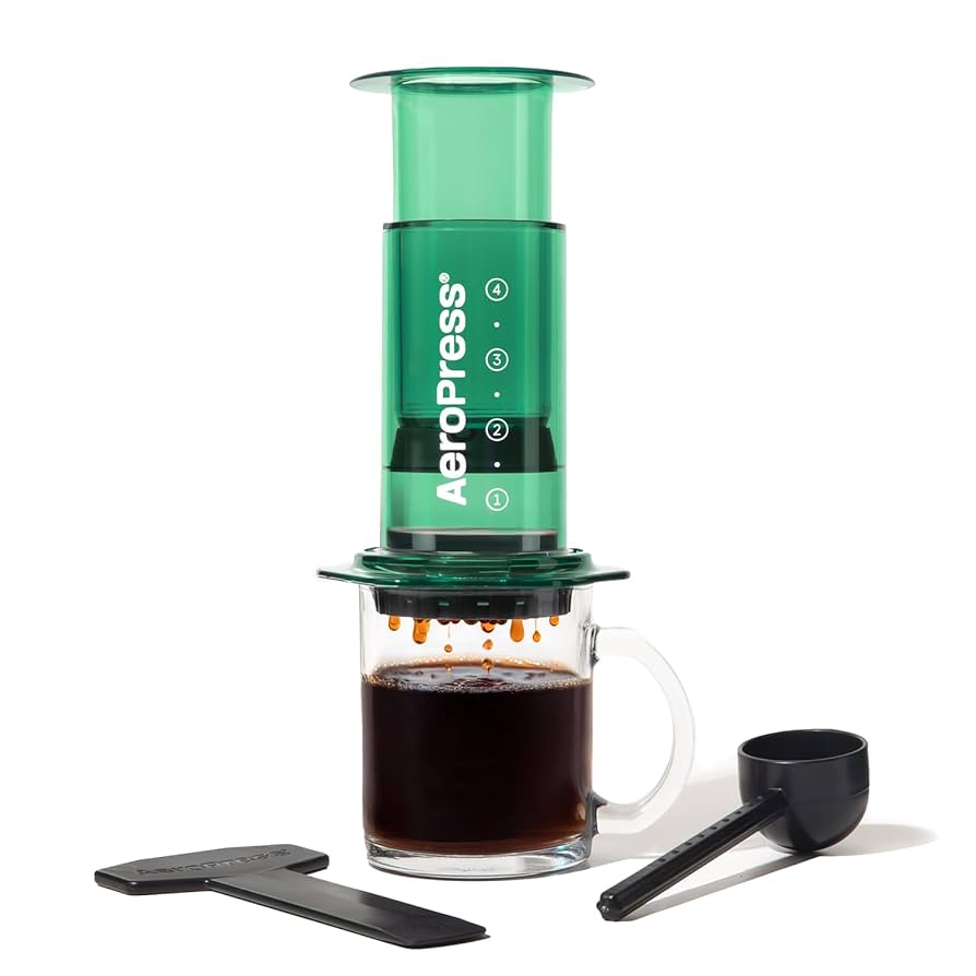 AeroPress コーヒープレス 1-3杯用 Amazon | AeroPress クリアグリーンコーヒープレス – 3イン1の